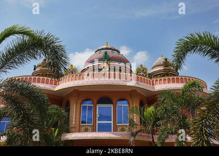 Sala per matrimoni di lusso sul terreno dell'Amman Kovil (Tempio di Amman) a Jaffna, Sri Lanka, il 15 agosto 2017. (Foto di Creative Touch Imaging Ltd./NurPhoto) Foto Stock