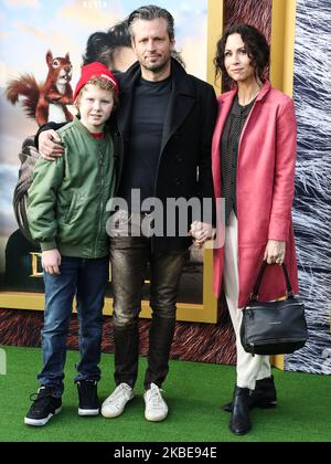 WESTWOOD, LOS ANGELES, CALIFORNIA, USA - 11 GENNAIO: Addison o'Dea, Henry driver e Minnie driver arrivano al Los Angeles Premiere of Universal Pictures 'Dolittle' tenuto al Regency Village Theatre il 11 gennaio 2020 a Westwood, Los Angeles, California, Stati Uniti. (Foto di Xavier Collin/Image Press Agency/NurPhoto) Foto Stock