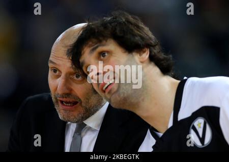 Allenatore di testa bolognese Aleksandar Djordjevic con Milos Teodosic durante la LBA Serie A match Virtus Roma contro Segafredo Virtus Bologna al Palazzetto dello Sport di Roma il 12 gennaio 2020 (Foto di Matteo Ciambelli/NurPhoto) Foto Stock