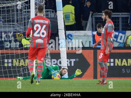 Il portiere cremonese Nicola Ravaglia in azione durante la partita della Coppa Italia tra SS Lazio e US Cremonese allo Stadio Olimpico il 14 gennaio 2020 a Roma. (Foto di Silvia Lore/NurPhoto) Foto Stock