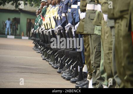 I soldati nigeriani in parata durante la celebrazione del giorno della memoria delle forze armate del 2020 che si è svolta in Piazza Tafawa Balewa, terreno cerimoniale nell'isola di Lagos, mercoledì 15th gennaio. (Foto di Olukayode Jaiyeola/NurPhoto) Foto Stock