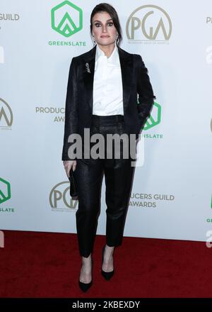 HOLLYWOOD, LOS ANGELES, CALIFORNIA, USA - 18 GENNAIO: Idina Menzel arriva al 31st° Annual Producers Guild Awards tenutosi all'Hollywood Palladium il 18 gennaio 2020 a Hollywood, Los Angeles, California, Stati Uniti. (Foto di Xavier Collin/Image Press Agency/NurPhoto) Foto Stock