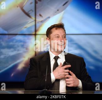 19 gennaio 2020 - Kennedy Space Center, Florida, Stati Uniti - Elon Musk, CEO di SpaceX, parla a una conferenza stampa a seguito del successo del test di interruzione in volo del razzo SpaceX Falcon 9 e della capsula del Drago Crew il 19 gennaio 2020 al Kennedy Space Center in Florida. (Foto di Paul Hennessy/NurPhoto) Foto Stock