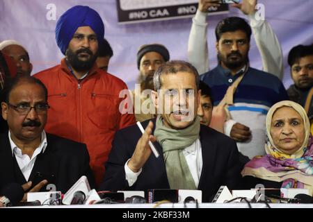 Manifestanti che parlano ai media durante una conferenza stampa a Shaheen Bagh a Nuova Delhi India il 21 gennaio 2020 (Foto di Nasir Kachroo/NurPhoto) Foto Stock