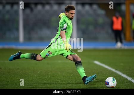 Alessandro Micai di US Salernitana 1919 durante la partita di Serie B tra Delfino Pescara 1936 e US Salernitana 1919 allo Stadio Adriatico, Pescara, Italia il 19 gennaio 2020 (Foto di Giuseppe Maffia/NurPhoto) Foto Stock