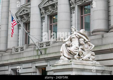 Il Museo Nazionale degli Indiani d'America, una istituzione Smithsonian, è dedicato alla vita, alle lingue, alla letteratura, alla storia e alle arti dei nativi americani dell'emisfero occidentale. Il National Museum of the American Indian si trova all'interno della storica Alexander Hamilton U.S. Custom House a Manhattan, New York City, USA, il 17 novembre 2019. (Foto di Nicolas Economou/NurPhoto) Foto Stock