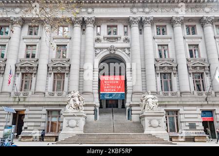 Il Museo Nazionale degli Indiani d'America, una istituzione Smithsonian, è dedicato alla vita, alle lingue, alla letteratura, alla storia e alle arti dei nativi americani dell'emisfero occidentale. Il National Museum of the American Indian si trova all'interno della storica Alexander Hamilton U.S. Custom House a Manhattan, New York City, USA, il 17 novembre 2019. (Foto di Nicolas Economou/NurPhoto) Foto Stock