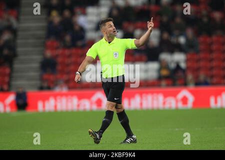 L'arbitro James Adcock durante la partita della Sky Bet League 1 tra Sunderland e Doncaster Rovers allo Stadio di luce, Sunderland venerdì 24th gennaio 2020. (Foto di Mark Fletcher/MI News/NurPhoto) Foto Stock