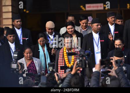 Agni Sapkota parla con il personale dei media dopo aver eletto all'unanimità il relatore della Camera dei rappresentanti a Kathmandu, Nepal, domenica 26 gennaio 2020. (Foto di Narayan Maharjan/NurPhoto) Foto Stock