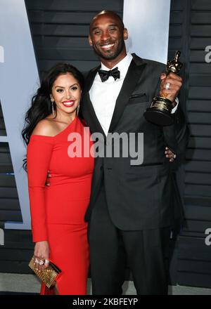 (FILE) Kobe Bryant Dies a 41. BEVERLY HILLS, LOS ANGELES, CALIFORNIA, USA - 04 MARZO: Vanessa Laine Bryant e la giocatrice di basket americana/marito Kobe Bryant arrivano al 2018° Vanity Fair Oscar Party che si tiene al Walis Annenberg Center for the Performing Arts il 4 marzo 2018 a Beverly Hills, Los Angeles, California, Stati Uniti. (Foto di Xavier Collin/Image Press Agency/NurPhoto) Foto Stock