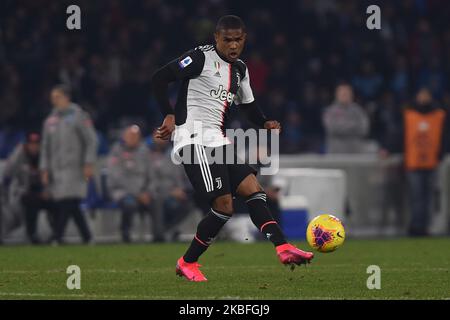 Douglas Costa della Juventus durante la Serie Un incontro tra SSC Napoli e Juventus FC allo Stadio San Paolo Napoli Italia il 26 gennaio 2020. (Foto di Franco Romano/NurPhoto) Foto Stock