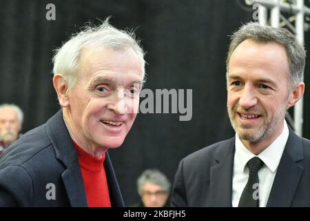 Il Premio Nobel per la pace Jean Jouzel (L) sostiene la candidatura di Emmanuel Gregoire (R) per il 12th° arrondissement di Parigi durante il lancio della Campagna del comune di Anne Hidalgo il 24 gennaio 2020 a Parigi, Francia. (Foto di Daniel Pier/NurPhoto) Foto Stock