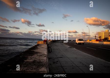 Una vista di Malecon a Vedado, Cuba, il 17 gennaio 2020. La città attrae ogni anno milioni di turisti. L'Avana Vecchia (Habana Vieja) è dichiarata Patrimonio dell'Umanità dall'UNESCO. (Foto di Manuel Romano/NurPhoto) Foto Stock