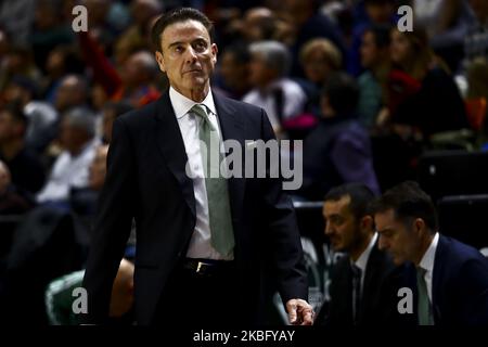 Allenatore di testa di Panathinaikos Rick Pitino durante la partita Eurolega della Turkish Airlines tra Valencia Basket vs Panathinaikos presso l'arena la Fonteta il 31 gennaio 2020. (Foto di Jose Miguel Fernandez/NurPhoto) Foto Stock