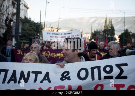 marcia anti-fascista verso la sede del Golden Dawn Party ad Atene, in Grecia, il 1 febbraio 2020. (Foto di Nikolas Kokovlis/NurPhoto) Foto Stock