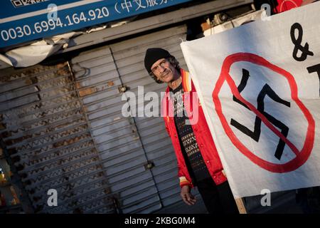 marcia anti-fascista verso la sede del Golden Dawn Party ad Atene, in Grecia, il 1 febbraio 2020. (Foto di Nikolas Kokovlis/NurPhoto) Foto Stock