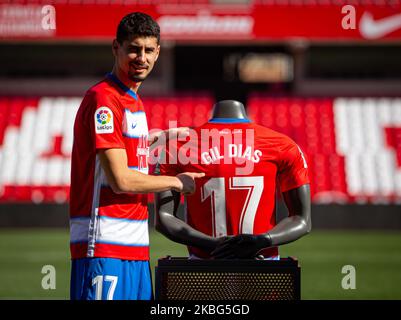Il centrocampista portoghese Gil Dias di Granada CF posa durante la sua presentazione ufficiale allo stadio Nuevo Los Carmenes il 3 febbraio 2020 a Granada, Spagna. (Foto di Fermin Rodriguez/NurPhoto) Foto Stock