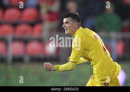 Valentin Mihaila di Romania U21 festeggia durante il gioco del campionato UEFA U21 tra Romania U21 contro Finlandia U21, a Voluntari, Romania, il 14 novembre 2019. (Foto di Alex Nicodim/NurPhoto) Foto Stock