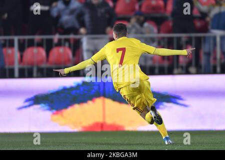 Valentin Mihaila di Romania U21 festeggia durante il gioco del campionato UEFA U21 tra Romania U21 contro Finlandia U21, a Voluntari, Romania, il 14 novembre 2019. (Foto di Alex Nicodim/NurPhoto) Foto Stock