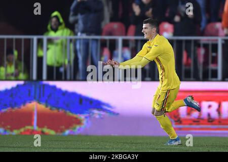 Valentin Mihaila di Romania U21 festeggia durante il gioco del campionato UEFA U21 tra Romania U21 contro Finlandia U21, a Voluntari, Romania, il 14 novembre 2019. (Foto di Alex Nicodim/NurPhoto) Foto Stock