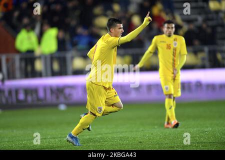 Valentin Mihaila di Romania U21 festeggia durante il gioco del campionato UEFA U21 tra Romania U21 contro Finlandia U21, a Voluntari, Romania, il 14 novembre 2019. (Foto di Alex Nicodim/NurPhoto) Foto Stock