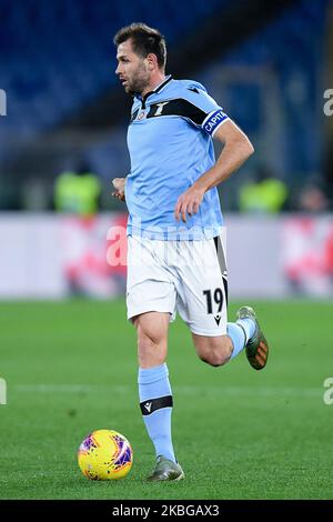 Senad Lulic della SS Lazio durante la Serie Un incontro tra Lazio e Hellas Verona allo Stadio Olimpico di Roma il 5 febbraio 2020. (Foto di Giuseppe Maffia/NurPhoto) Foto Stock