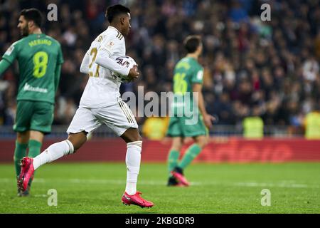 Rodrygo Goes del Real Madrid celebra il gol durante la partita della Liga tra il Real Madrid e la Real Sociedad allo stadio Santiago Bernabeu di Madrid, in Spagna, il 6 febbraio 2020. (Foto di A, il 6 febbraio 2020. Nurware/NurPhoto) Foto Stock