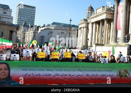 Le comunità anglo-iraniane nel Regno Unito, sostenitori del Consiglio Nazionale di resistenza dell'Iran (NCRI), hanno un rally a Trafalgar Square di Londra in occasione dell'anniversario della rivoluzione anti-monarchica del 1979 sabato 8 febbraio 2020, esprimendo il loro sostegno alle proteste popolari in corso contro il regime nel paese e chiedendo un cambiamento di regime. (Foto di Siavosh Hosseini/NurPhoto) Foto Stock