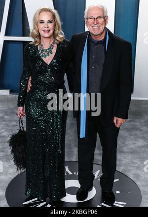 BEVERLY HILLS, LOS ANGELES, CALIFORNIA, USA - 09 FEBBRAIO: Jane Slagsgvol e Jimmy Buffett arrivano al 2020° Vanity Fair Oscar Party che si tiene al Walis Annenberg Center for the Performing Arts il 9 febbraio 2020 a Beverly Hills, Los Angeles, California, Stati Uniti. (Foto di Xavier Collin/Image Press Agency/NurPhoto) Foto Stock