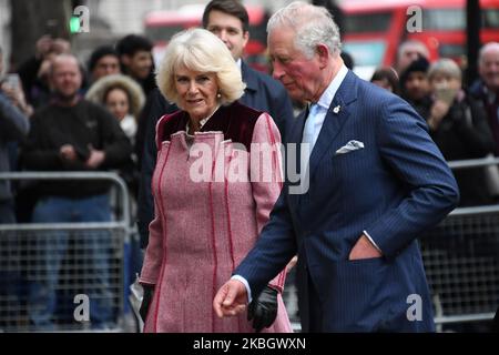 Il Principe Carlo, il Principe di Galles e Camilla, Duchessa di Cornovaglia, arriveranno alla sede del governo di Londra il 13 febbraio 2020. (Foto di Alberto Pezzali/NurPhoto) Foto Stock