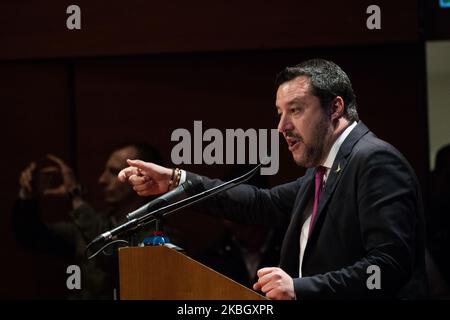 Matteo Salvini, Segretario federale della Lega (Lega), parla a Torino durante il tour politico in Italia denominato 'giro D'Italia' il 13 febbraio 2020 a Torino. (Foto di Mauro Ujetto/NurPhoto) Foto Stock