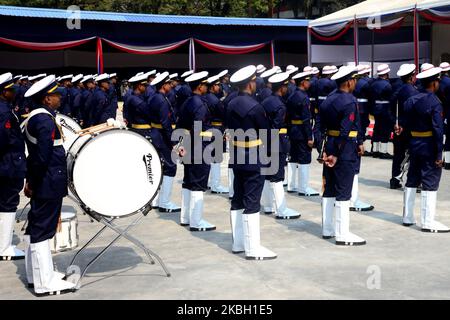 La Guardia Costiera del Bangladesh festeggia il 25th° anniversario presso la sede centrale di Dhaka, Bangladesh, il 15 febbraio 2020. La Guardia Costiera del Bangladesh (BCG) è la forza di applicazione della legge marittima del Bangladesh. Si tratta di una forza paramilitare che è sotto la giurisdizione del Ministero degli interni. I suoi ufficiali sono trasferiti dalla Marina del Bangladesh. La Guardia Costiera del Bangladesh assolve anche il compito di garantire la sicurezza delle frontiere marittime del Bangladesh. La sede centrale si trova a Dhaka, Bangladesh. (Foto di Mamunur Rashid/NurPhoto) Foto Stock