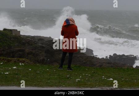 La costa selvaggia della penisola di Quiberon (Bretagna, Francia) il 16 febbraio 2020 durante il passaggio della tempesta Dennis. La tempesta Dennis si è abbattuta sulla Francia nordoccidentale. 6 deviazioni sono state poste su Orange vigilanza per forti venti e / o allagamento. In Bretagna e negli Hauts-de-France, 30.000 famiglie sono state private di elettricità. (Foto di Estelle Ruiz/NurPhoto) Foto Stock