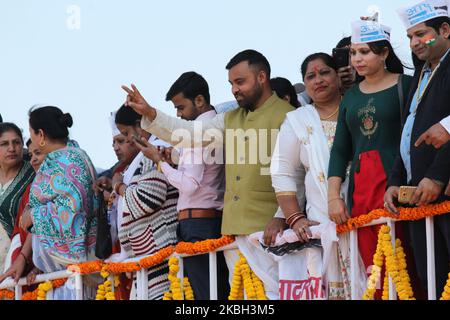 I sostenitori del partito AAM Aadmi (AAP) sono visti celebrare mentre Arvind Kejriwal prende giuramento come ministro capo di Delhi per la 3rd volta a Ramleela Ground a Nuova Delhi, India il 16 febbraio 2020. Il partito AAM Aadmi è salito al potere a Delhi per un terzo mandato, potenziato da un massiccio mandato di 62 posti - solo un'ombra inferiore al record di 67 posti di 2015. (Foto di Mayank Makhija/NurPhoto) Foto Stock