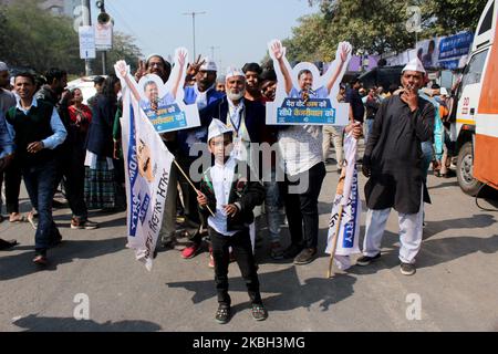 I sostenitori del partito AAM Aadmi (AAP) sono visti celebrare mentre Arvind Kejriwal prende giuramento come ministro capo di Delhi per la 3rd volta a Ramleela Ground a Nuova Delhi, India il 16 febbraio 2020. Il partito AAM Aadmi è salito al potere a Delhi per un terzo mandato, potenziato da un massiccio mandato di 62 posti - solo un'ombra inferiore al record di 67 posti di 2015. (Foto di Mayank Makhija/NurPhoto) Foto Stock