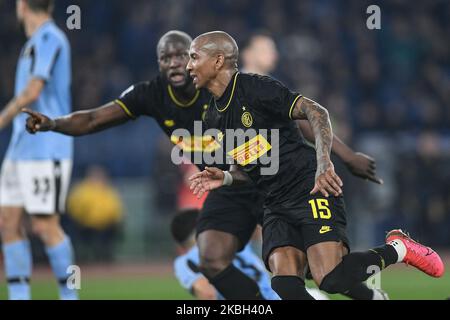 Ashley Young del FC Internazionale festeggia il primo gol durante la Serie A match tra Lazio e FC Internazionale allo Stadio Olimpico di Roma il 16 febbraio 2020. (Foto di Giuseppe Maffia/NurPhoto) Foto Stock