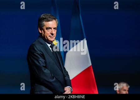 Ritratto di Francesco Fillon in un incontro con la società civile al Docks de Paris di Aubervilliers il 4 marzo 2017, mentre il processo di Francesco Fillon e Penelope Fillon per 'occupazione fittizia' e l'embezzlement apre il 24 febbraio, 2020 al Tribunal de Grande Instance de Paris per il cosiddetto caso Penelope Gate, una rassegna della campagna del candidato di Les Républicains (LR) Francois Fillon per le elezioni presidenziali del 2017 durante le quali il caso è stato rivelato. (Foto di Samuel Boivin/NurPhoto) Foto Stock