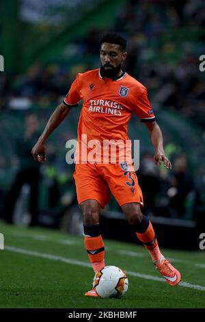 Gael Clichy di Istanbul Basaksehir in azione durante il round della UEFA Europa League 32, partita di calcio di prima tappa tra Sporting CP e Istanbul Basaksehir allo stadio Alvalade di Lisbona, Portogallo, il 20 febbraio 2020. (Foto di Pedro FiÃºza/NurPhoto) Foto Stock