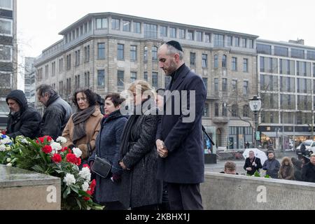 Petra Rudszuck e Belit Onay, sindaco di Hannover, hanno partecipato alla commemorazione del 75th° anniversario dell'ultima deportazione nel ghetto di Theresienstadt, un evento commemorativo si è tenuto ad Hannover il 25 febbraio 2020. Tra il 23 luglio 1942 e il 20 febbraio 1945, cinque trasporti sono stati inviati da Hannover al Ghetto Terezin (ora Terezin, Repubblica Ceca). Un totale di 1.039 cittadini ebrei di Hannover, Brema, Hildesheim, Gottingen, Braunschweig, Varel, Wilhelmshaven e altre città della bassa Sassonia furono deportate via Hannover a Terezin. L'ultimo trasporto raggiunse il ghetto il 25 febbraio 1945. (Foto Foto Stock