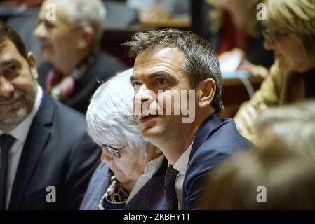 Il Ministro francese della Sanità e della solidarietà Olivier Veran partecipa al Senato per la sessione delle interrogazioni al governo da parte dei senatori il 19 febbraio 2020 a Parigi, Francia. (Foto di Daniel Pier/NurPhoto) (Foto di Daniel Pier/NurPhoto) Foto Stock