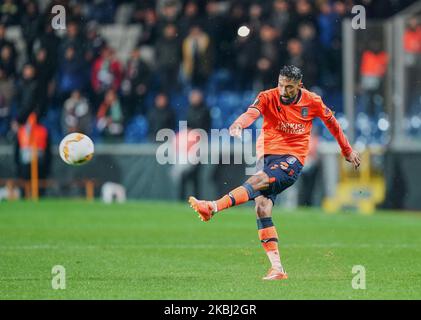 Gaël Clichy di Istanbul Basaksehir FK durante la partita di campionato Europa Round of 32 tra Istanbul Ba?ak?ehir e Sporting CP allo stadio di Ba?ak?ehir Fatih Terim, Istanbul, Turchia il 27 febbraio 2020. (Foto di Ulrik Pedersen/NurPhoto) Foto Stock