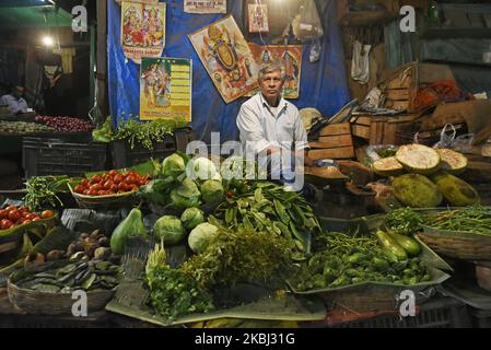 Un mercato all'ingrosso di ortaggi a Kolkata, India, 28 febbraio 2020. Dopo aver subito la sua più debole espansione in oltre sei anni nel trimestre di settembre, l'economia indiana probabilmente è andata leggermente meglio nel trimestre di dicembre, prima di subire una ricaduta a causa dell'impatto del Coronavirus a livello globale, secondo un rapporto indiano media. (Foto di Indranil Aditya/NurPhoto) Foto Stock