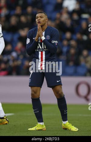 Il francese Kylian Mbappe di Parigi Saint-Germain durante la partita di calcio francese del L1 tra Parigi Saint-Germain (PSG) e Digione, il 29 febbraio 2020 allo stadio Parc des Princes di Parigi. (Foto di Mehdi Taamallah/NurPhoto) Foto Stock