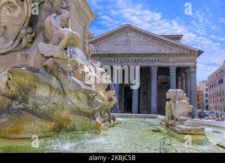 Pantheon a Roma: Vista esterna con portico colonnato. Foto Stock