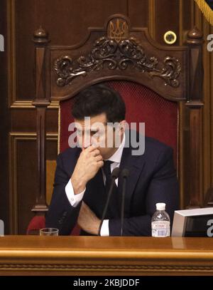 Il presidente ucraino Volodymyr Zelensky partecipa a una sessione del Parlamento ucraino, a Kiev, in Ucraina, il 04 marzo 2020. Il Parlamento ucraino ha espresso voto per la nomina di Denys Shmygal come nuovo primo ministro ucraino. (Foto di Str/NurPhoto) Foto Stock