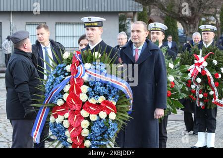 Il Presidente dell'Islanda Gudni Thorlacius Johannesson è stato visto a Danzica, Polonia, il 4 marzo 2020 . Gudni Thorlacius Johannesson posò fiori sotto il Monumento dei lavoratori caduti dei cantieri navali e visitò il Centro di solidarietà europeo. (Foto di Michal Fludra/NurPhoto) Foto Stock