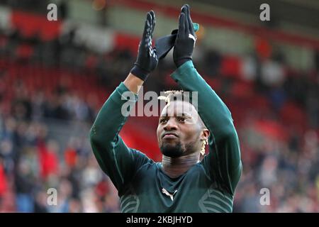 Il centrocampista di Newcastle Allan Saint-Maximin ringrazia i suoi fan durante la partita della Premier League tra Southampton e Newcastle United al St Mary's Stadium di Southampton sabato 7th marzo 2020. (Foto di Jon Bromley/MI News/NurPhoto) Foto Stock