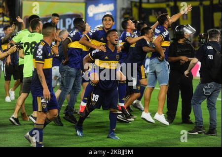 I giocatori di Boca Juniors festeggiano la vittoria del campionato dopo una partita tra Boca Juniors e Gimnasia y Esgrima la Plata come parte della Superliga 2019/20 allo stadio Alberto J. Armando il 7 marzo 2020 a Buenos Aires, Argentina. (Foto di Gabriel Sotelo/NurPhoto) Foto Stock