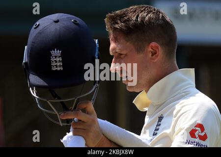 Il cricket inglese Joe Denly lascia il campo dopo essere stato licenziato durante il primo giorno della partita di cricket di riscaldamento del 2nd tra XI del presidente del consiglio di amministrazione dello Sri Lanka e l'Inghilterra a P Sara Oval il 12 marzo 2020 a Colombo, Sri Lanka. (Foto di Tharaka Basnayaka/NurPhoto) Foto Stock