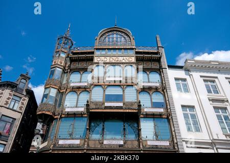 Facciata dell'edificio della Vecchia Inghilterra (Art Nouveau), sede del Musee des Instruments de Musique, Musical Instruments Museum (MIM), Bruxelles, Belgio Foto Stock